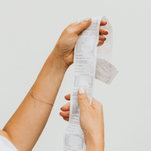 Read more about the article Ce este bonul de consum